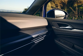 interni con inserti in carbonio nuova golf r 20 years